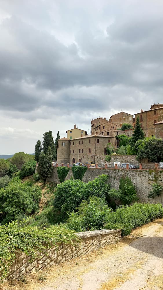 panicale visto dalla strada